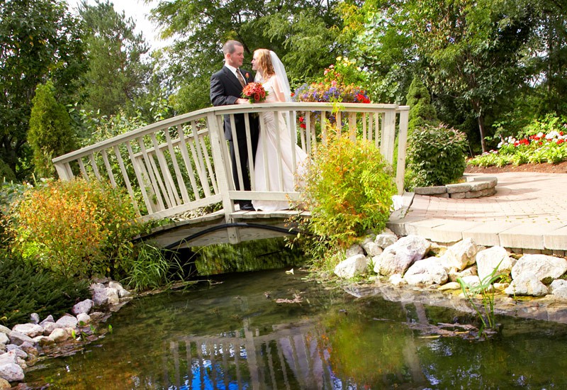 garden-bridge-nottawasaga-inn