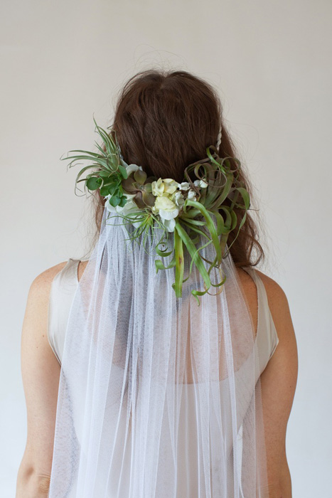 5 Ways to Wear Flowers in your Hair on your Wedding Day | Succulent Crown