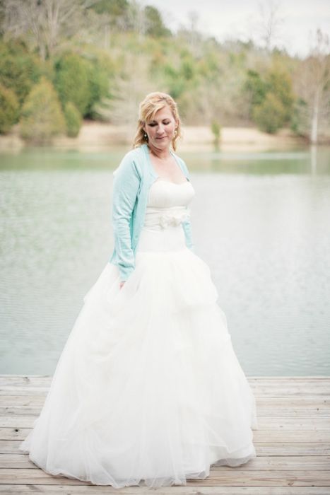 intimate nashville tennesee wedding - bride on dock