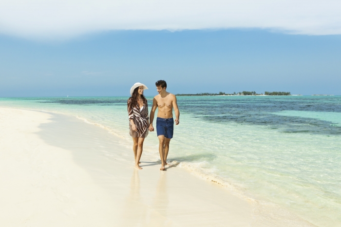 beach_couple