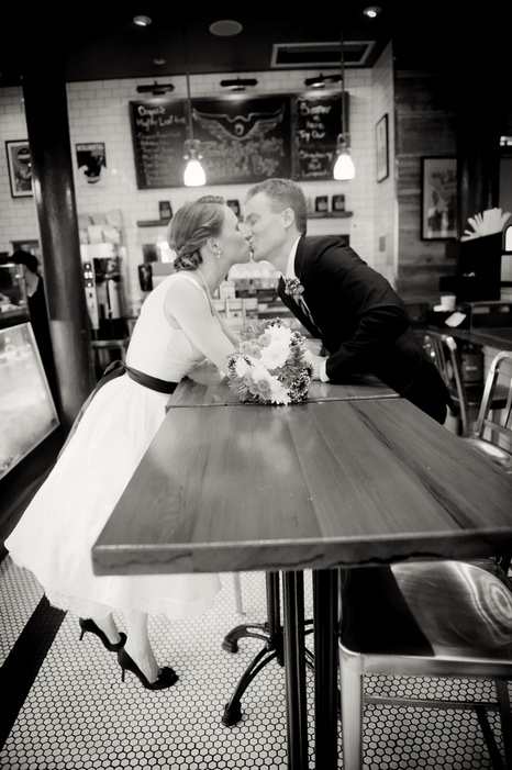 new-york-city-restaurant-wedding-emily-and-christopher-07_low