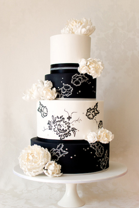 Black and white floral wedding cake