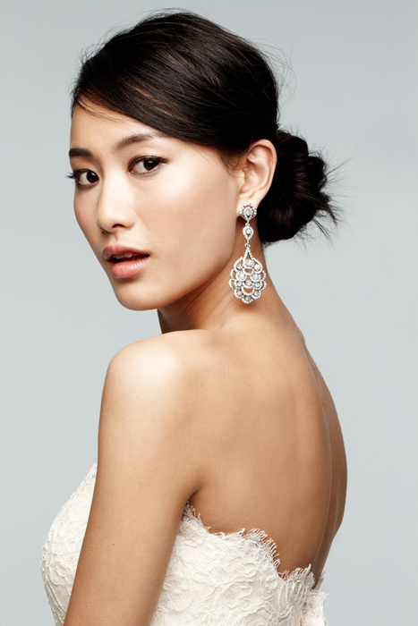 Nina 'Eiffel' statement earring