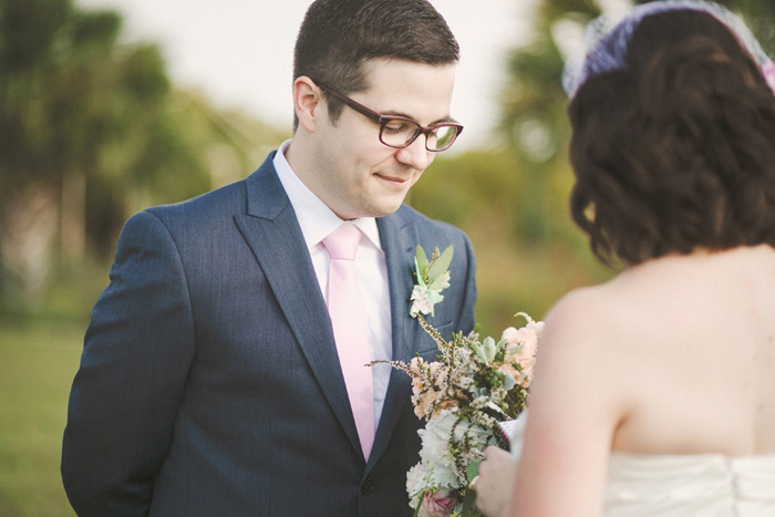 bride reading her vows