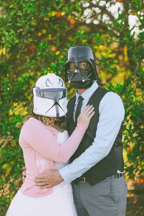 bride and groom in Star Wars masks