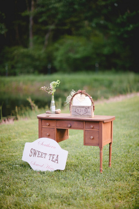 vintage wedding decor