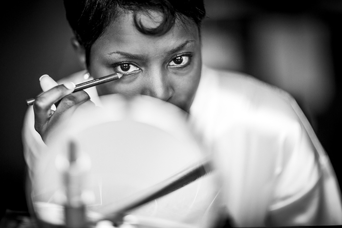 bride doing her make-up