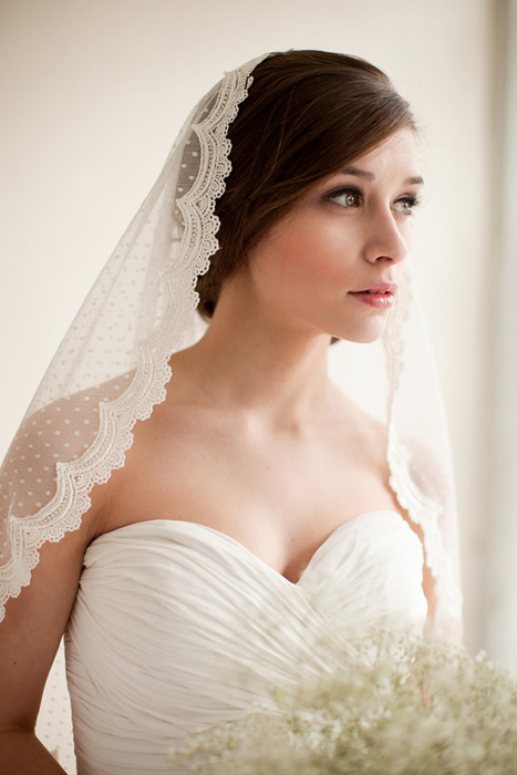 lace trimmed swiss dot veil