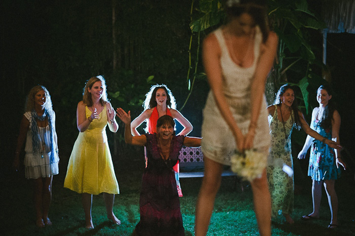 bouquet toss