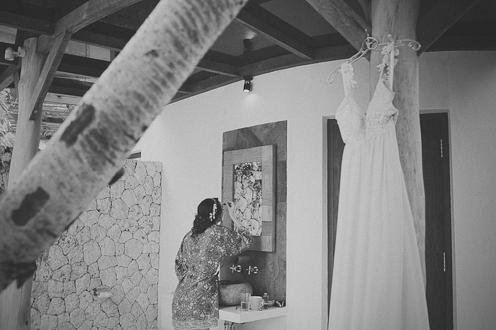 bride getting ready in Bali