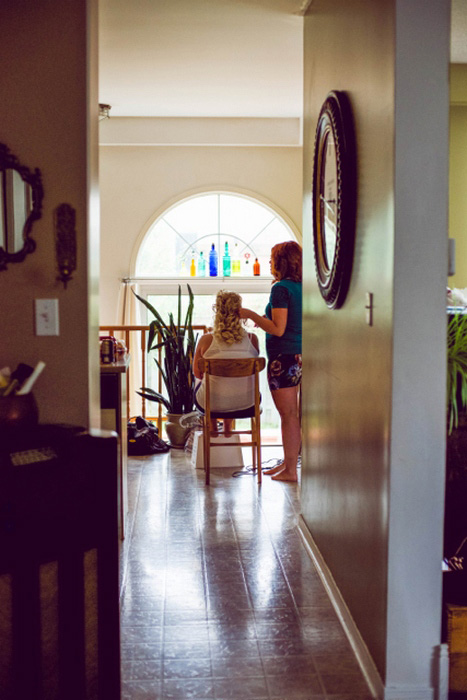 bridal party getting ready