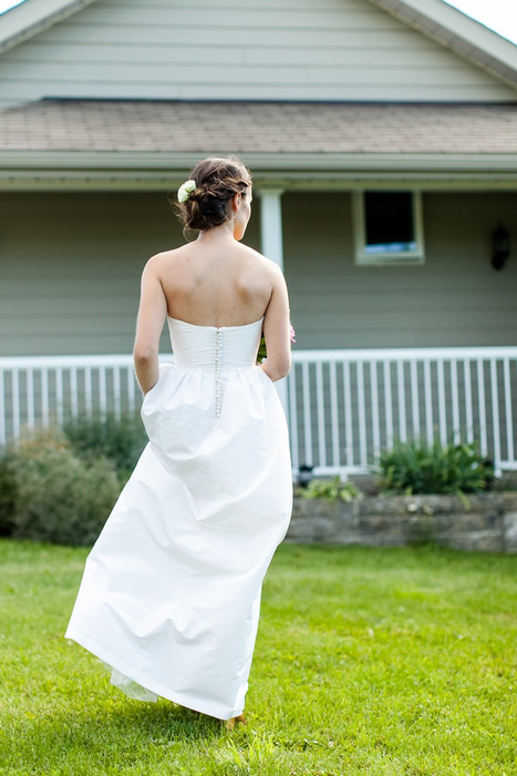 back of bride's wedding dress