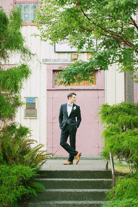 groom portrait