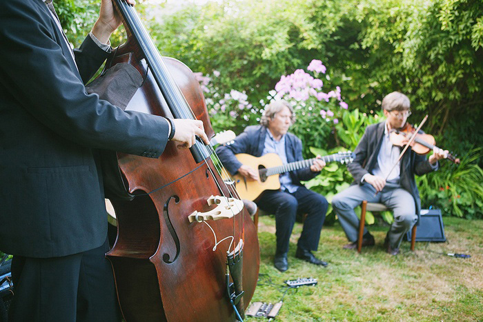 backyard wedding reception musicians