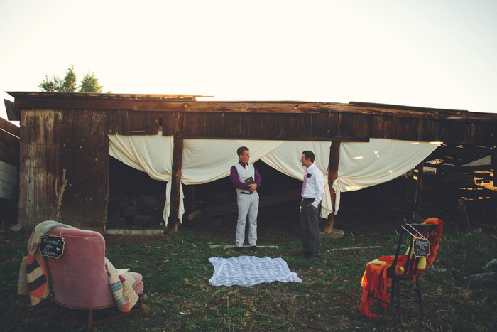 groom waiting at the altar