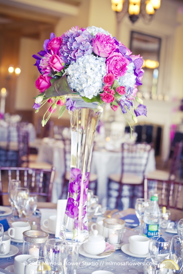 chloebennett-kingvalleygolfclub-weddingreception-flowers44