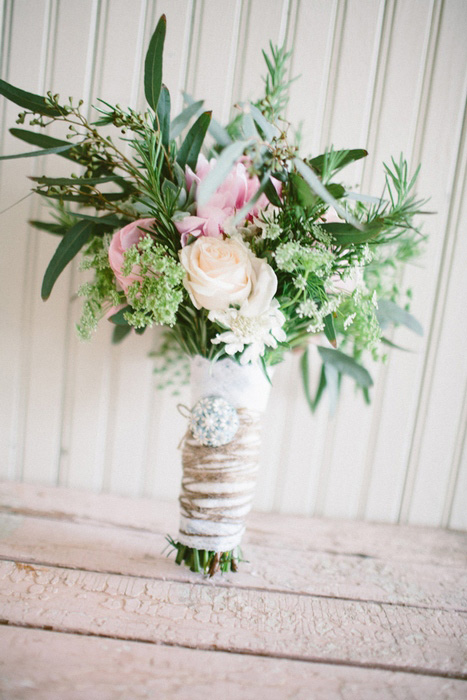 twine wrapped wedding bouquet