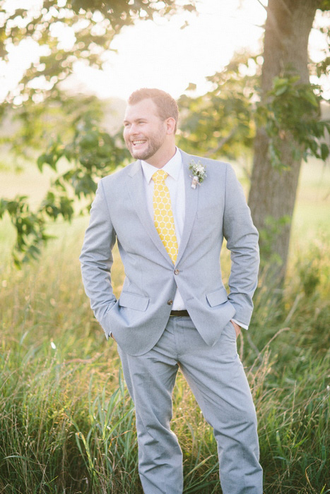 outdoor groom portrait