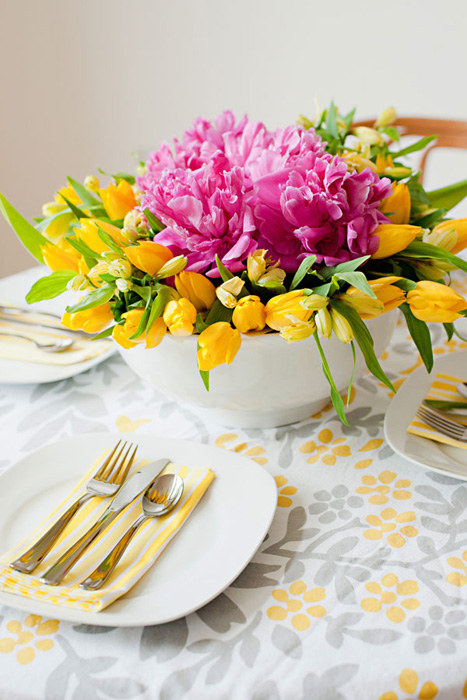 peony-and-tulip-centerpiece