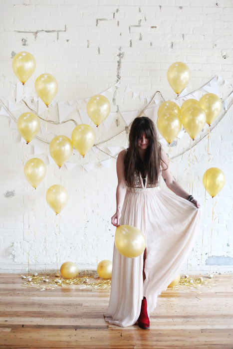 gold balloon backdrop