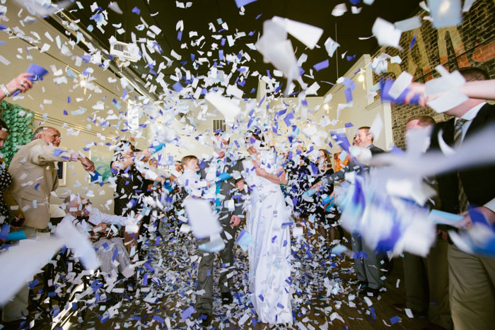 wedding confetti toss