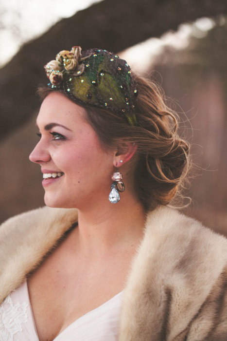 bride in vintage fascinator