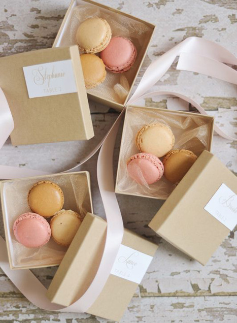 pastel macarons favors