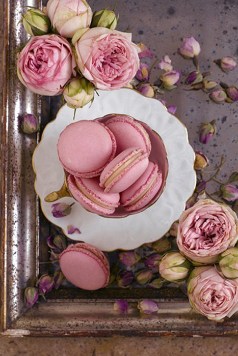 rose macarons