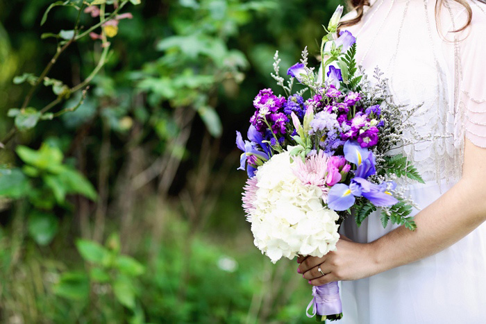 purple and white wedding bouquet