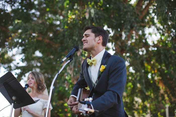 groom singing