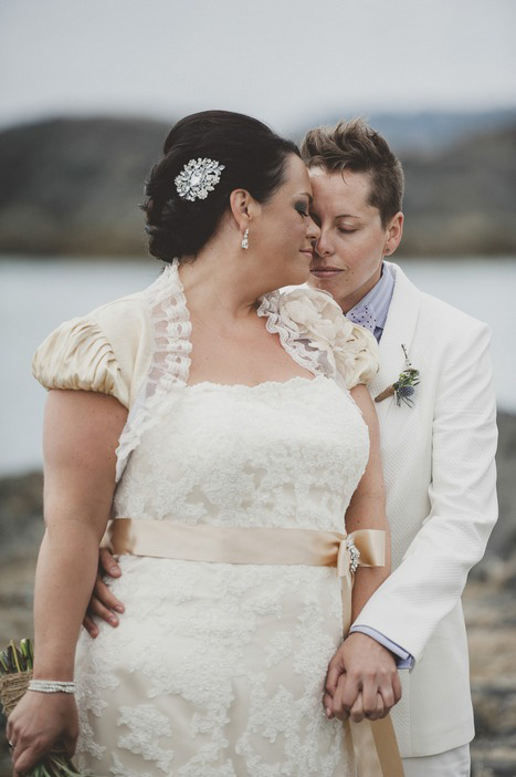 weding portrait by the sea