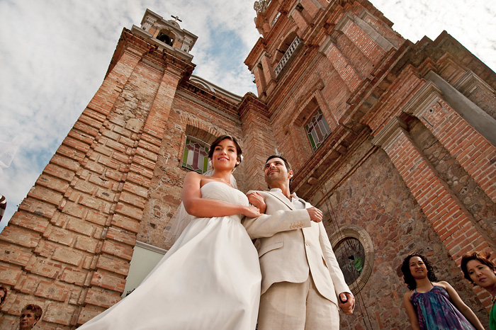 bride and groom in Puerto Vallarta