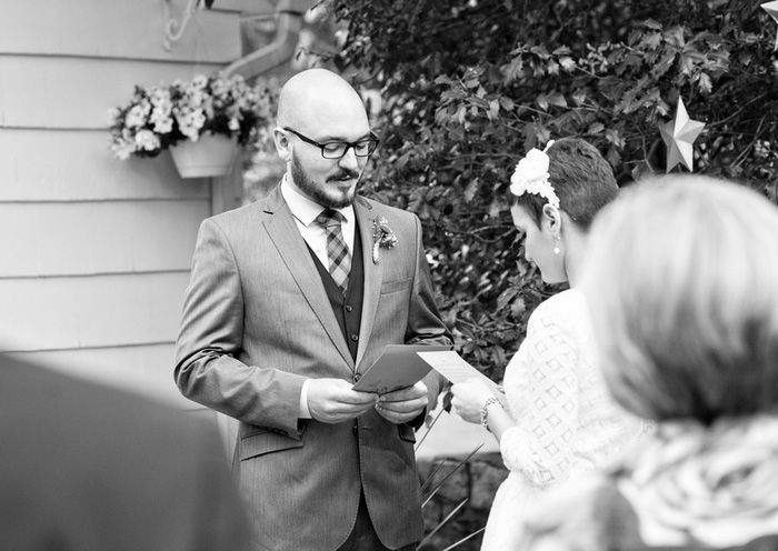 groom reading his vows