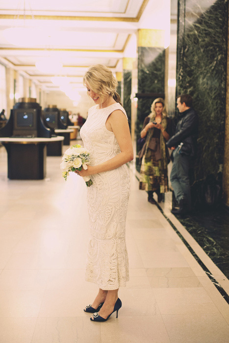 bride portrait at city hall