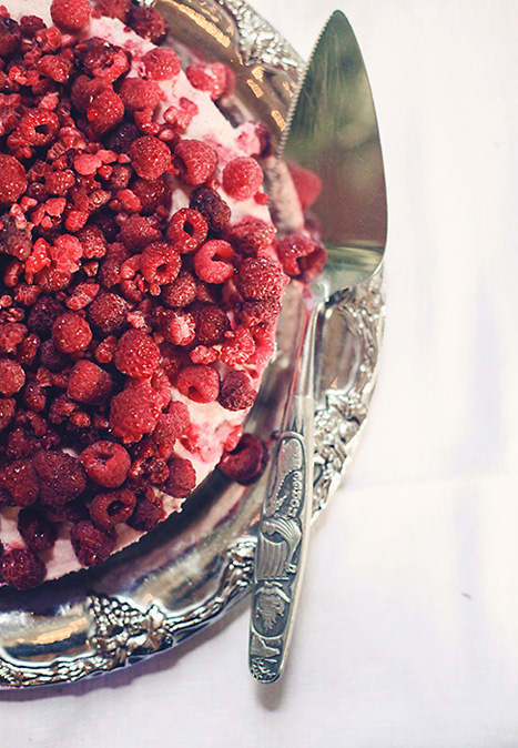 raspberry wedding cake