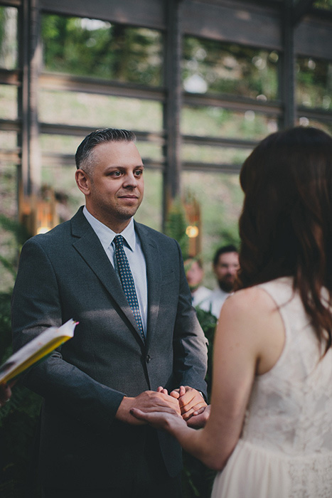 thorncrown  chapel wedding ceremony