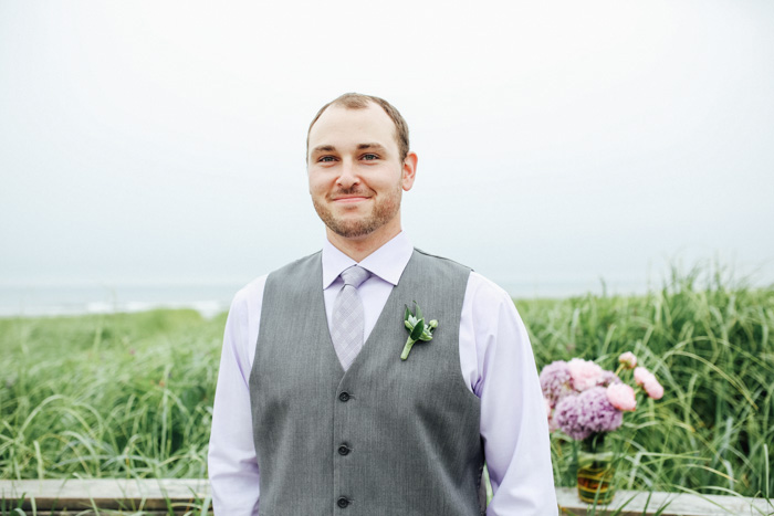 groom waiting at altar