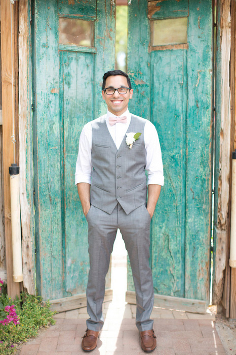 groom portrait