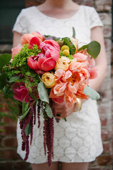 http-::apracticalwedding.com:2013:06:bright-oversized-wedding-bouquet-diy: