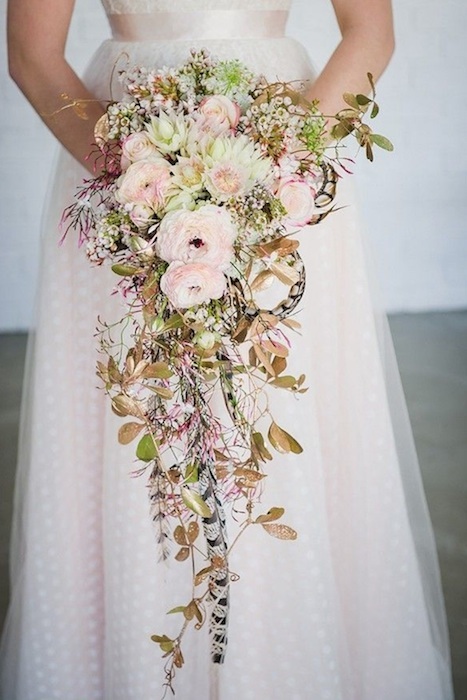 http-:www.theprettyblog.com:wedding:romantic-blush-emerald-inspiration: