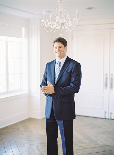 groom waiting to see his bride