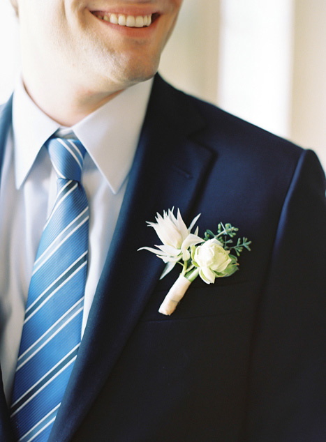 groom's boutonniere