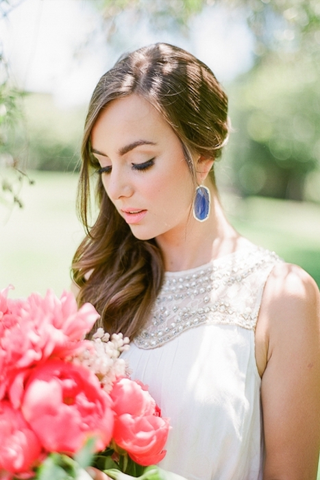 http-::www.elizabethannedesigns.com:blog:2014:04:29:bohemian-colorful-wedding-inspiration:bride-in-blue-earrings: