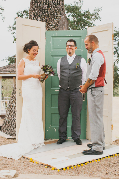 bride reading her vows