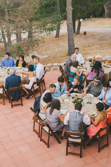 wedding guests eating