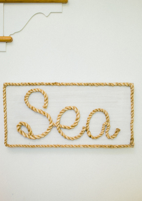 Sea rope sign