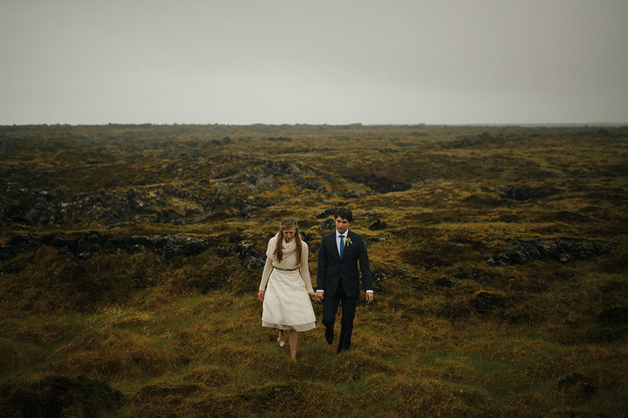 bride and groom in Iceland