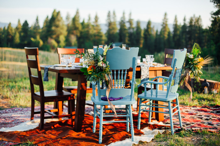 outdoor reception table set up 