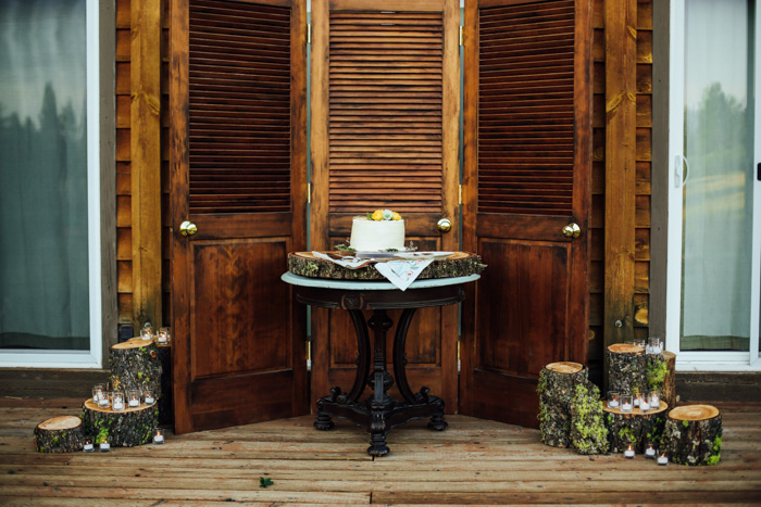 rustic wedding cake table