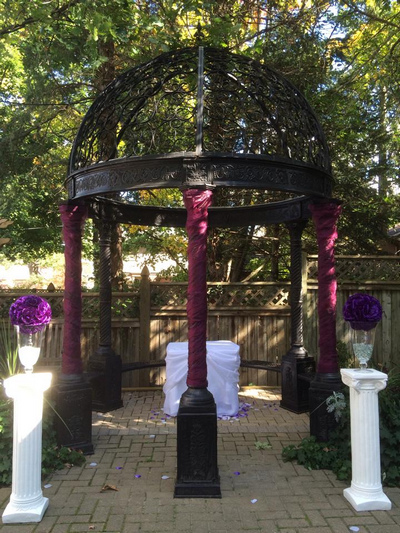 Wedding gazebo at the Idlewyld Inn - London Ontario